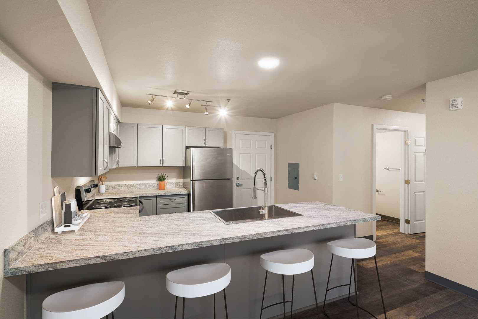 Eugene Apartment: 979 Patterson Street