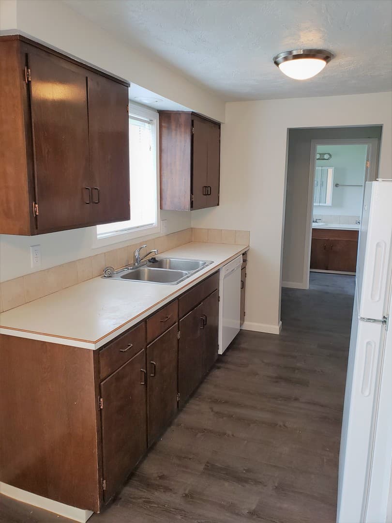 Eugene Townhome: 4337 Sean Street