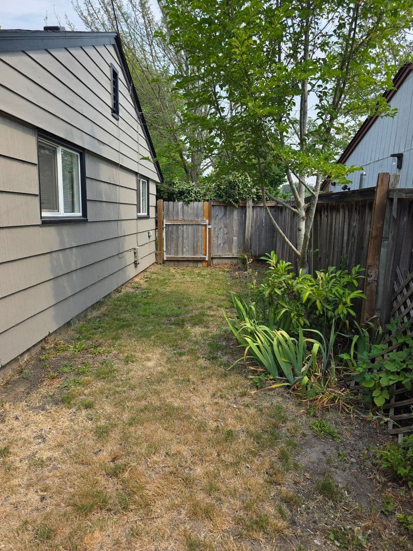 Eugene Apartment: 1190 W 18th Ave & 1815 Tyler St.