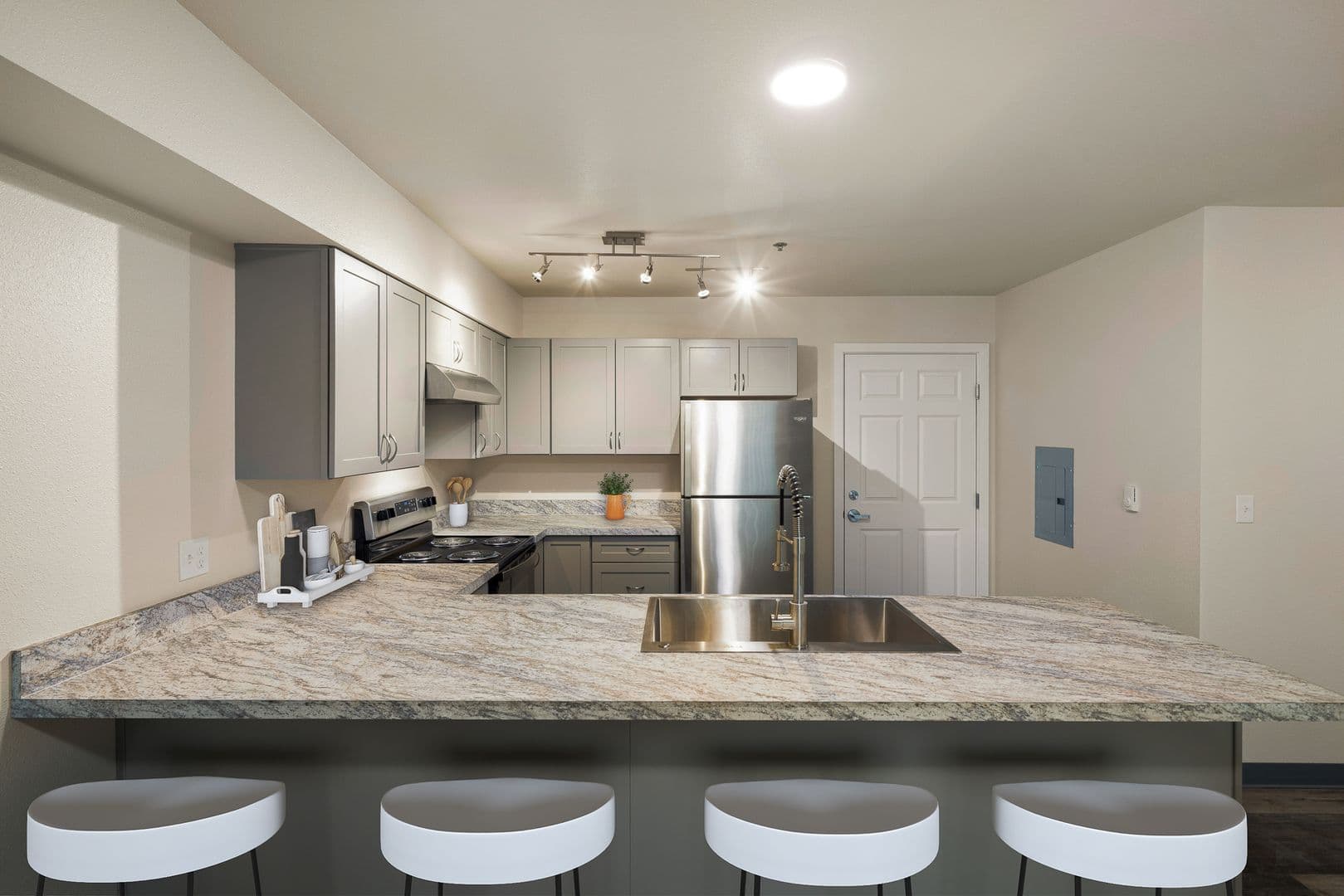 Eugene Apartment: 979 Patterson Street