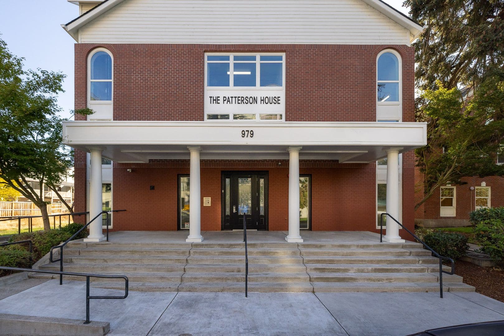 Eugene Apartment: 979 Patterson Street