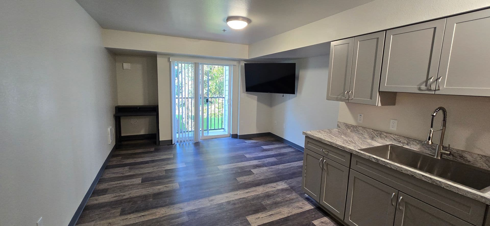 Eugene Apartment: 979 Patterson Street