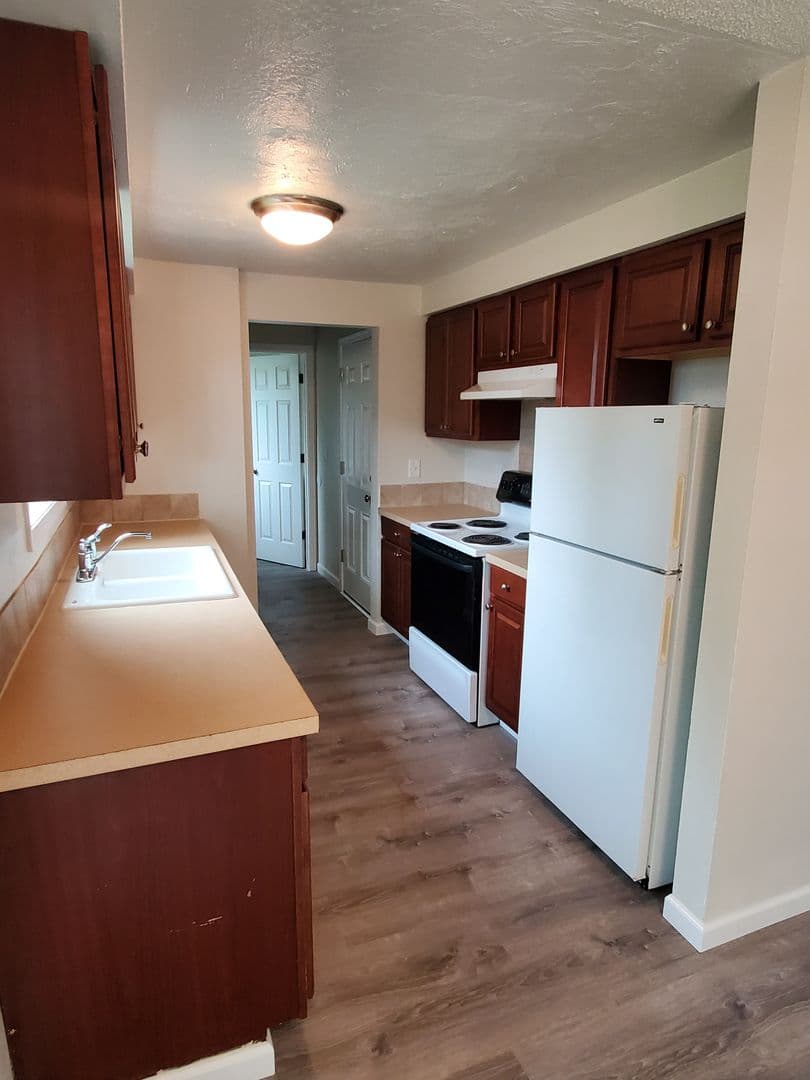 Eugene Townhome: 4485 Sean Street