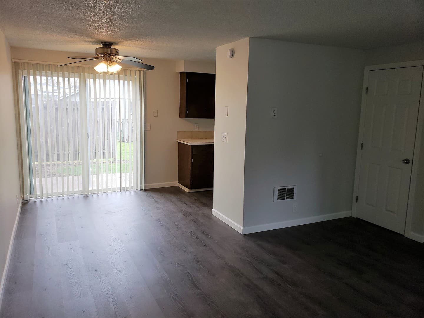 Eugene Townhome: 4337 Sean Street