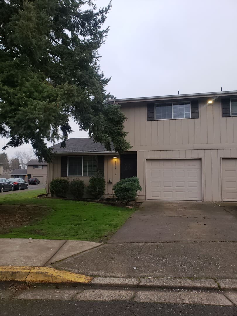 Eugene Townhome: 4563 Sean Street