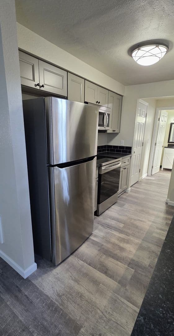 Eugene Townhome: 4557 Sean Street
