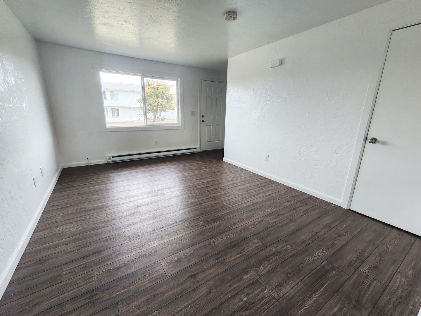 Monroe Apartment: 660 Kelly Street