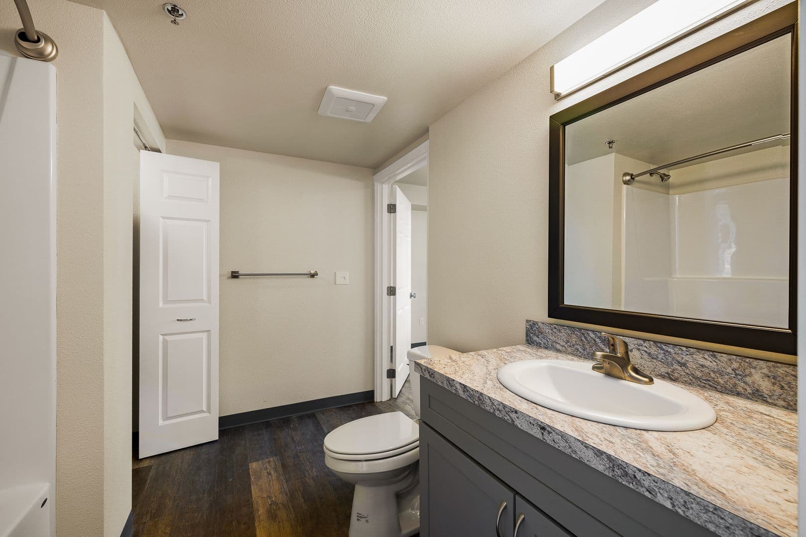 Eugene Apartment: 979 Patterson Street