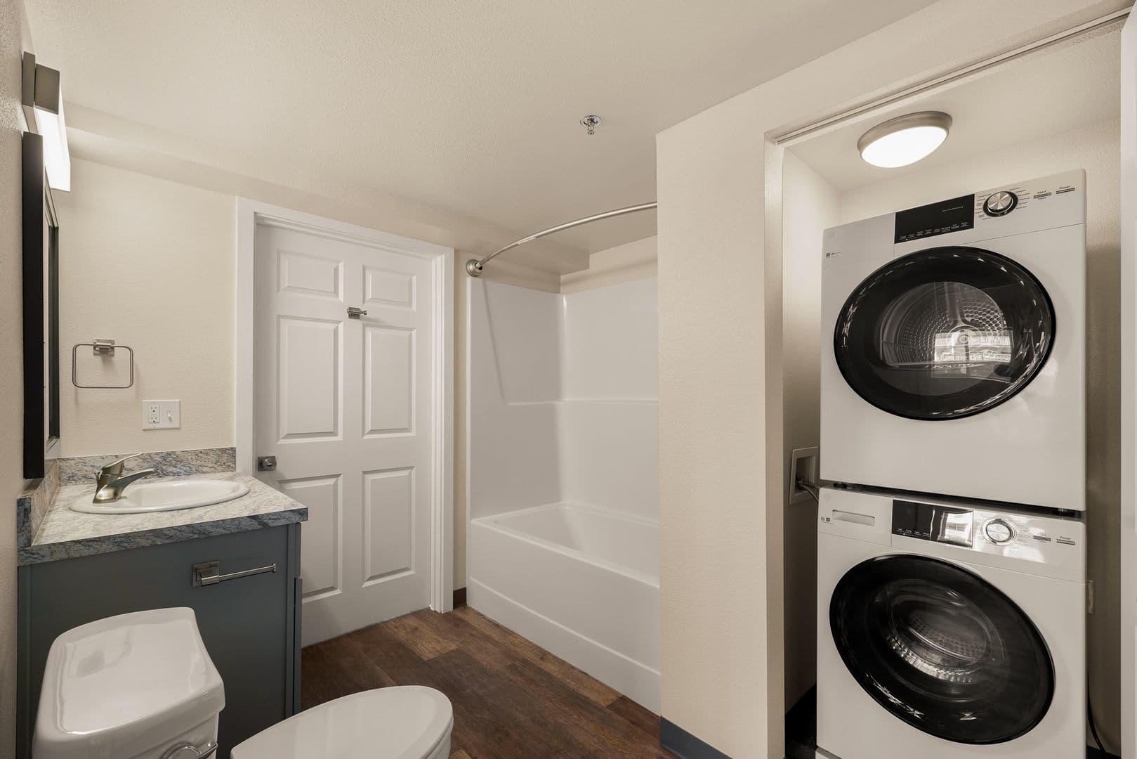 Eugene Apartment: 979 Patterson Street