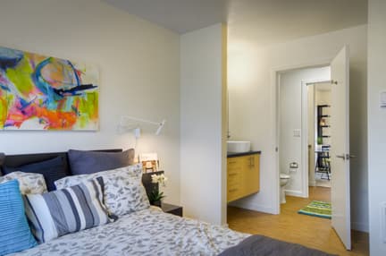 Eugene Apartment: 785 River Road