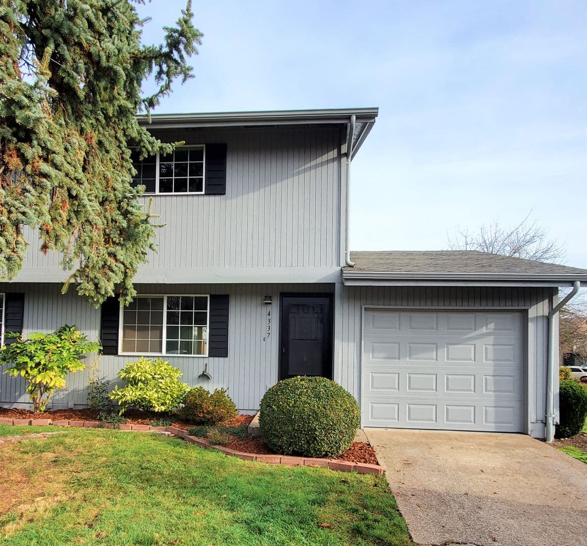 Eugene Townhome: 4337 Sean Street