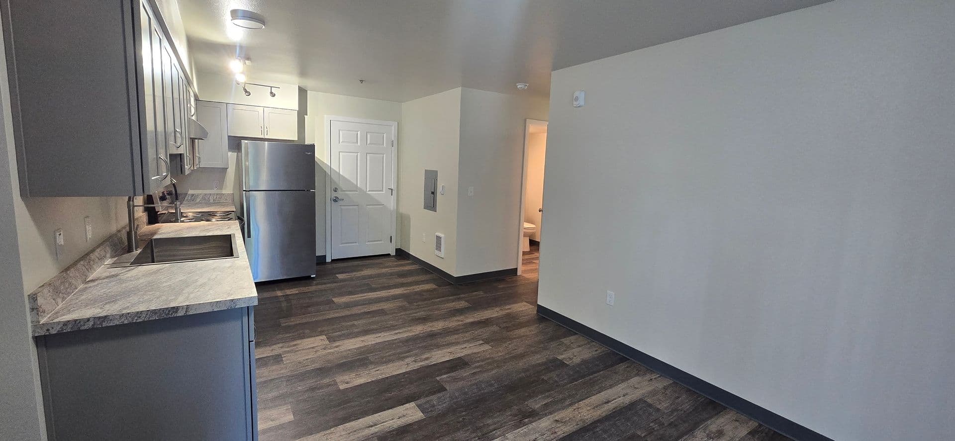 Eugene Apartment: 979 Patterson Street