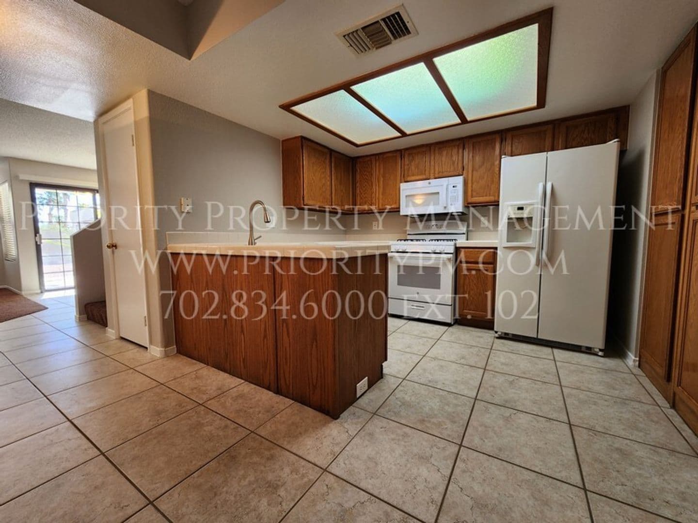 Henderson House: 2052 Waverly Circle