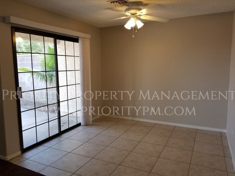 Henderson House: 2052 Waverly Circle
