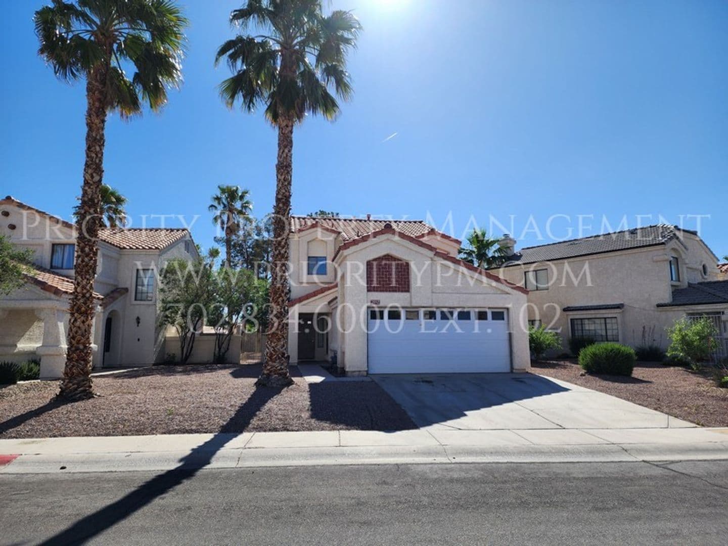 Henderson House: 2052 Waverly Circle
