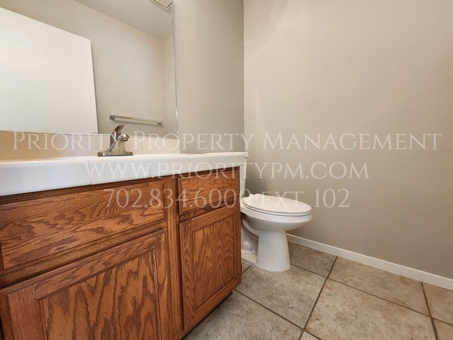 Henderson House: 2052 Waverly Circle