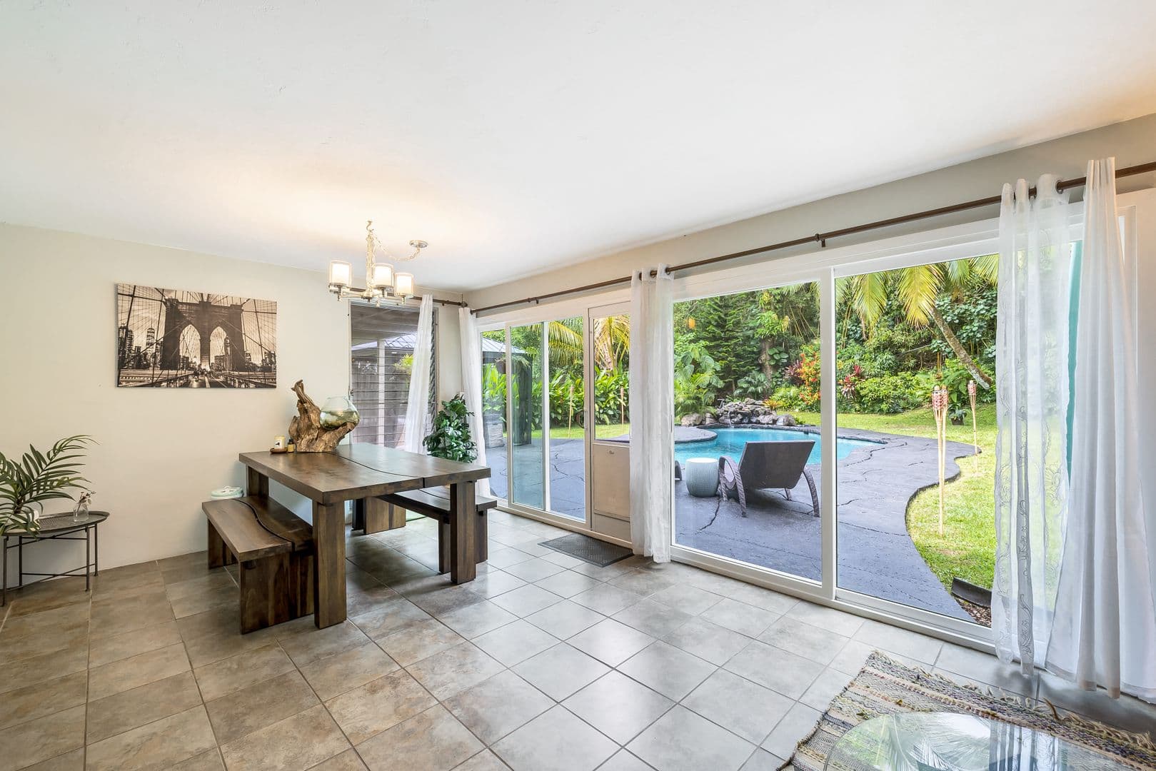 Kaneohe House: 46-490 Kuneki St
