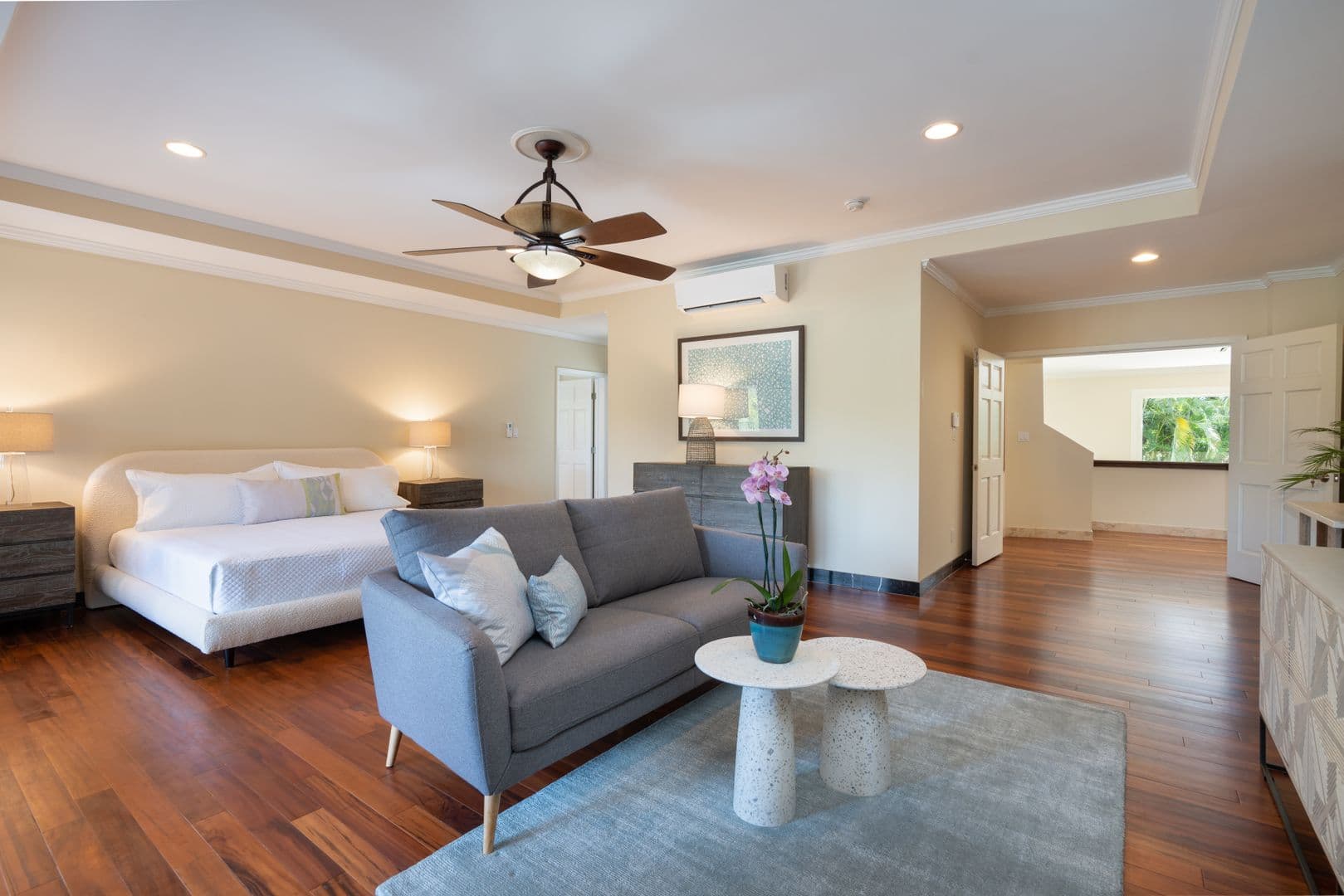 Honolulu House: 260 Portlock Rd.