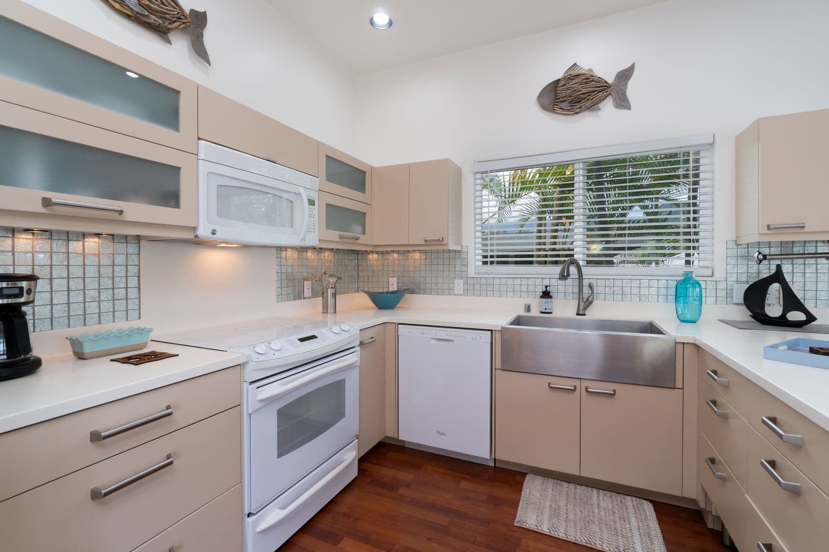 Kailua House: 1087 Keolu Drive