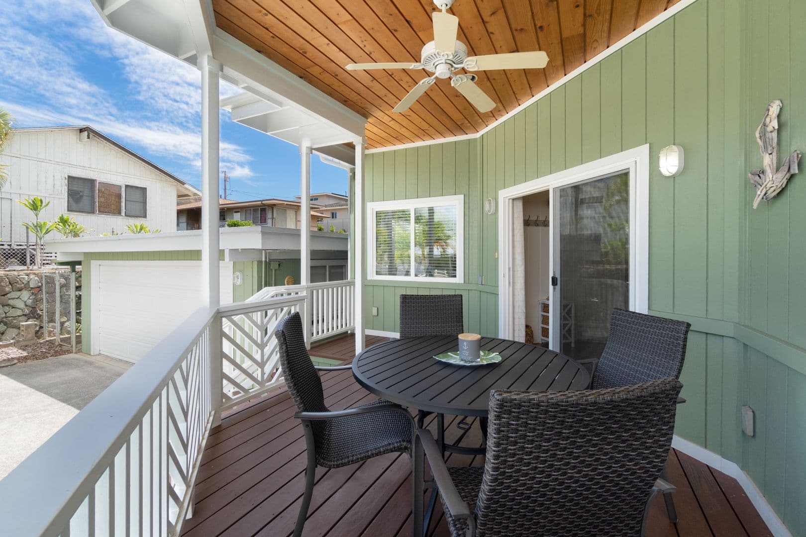 Kailua House: 1087 Keolu Drive