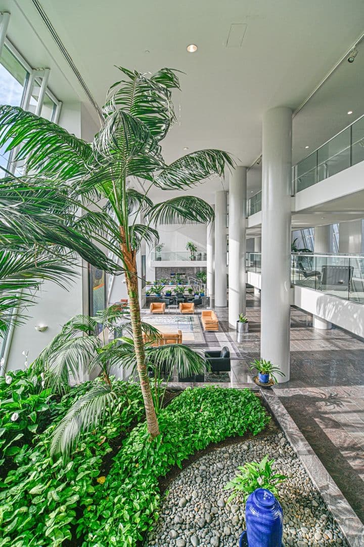 Honolulu Condo: 88 Piikoi Street #1009