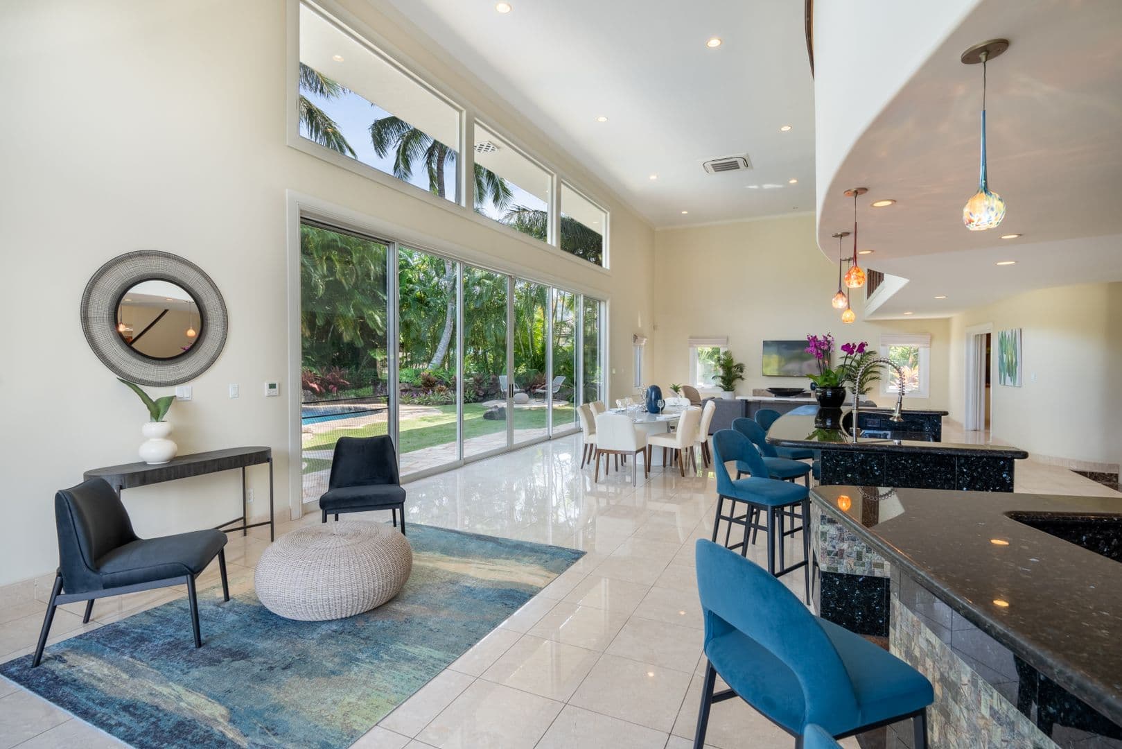 Honolulu House: 260 Portlock Rd.