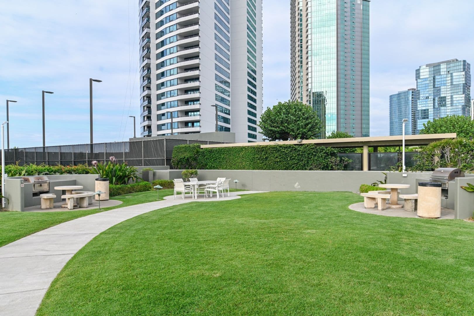 Honolulu Condo: 88 Piikoi Street #1009