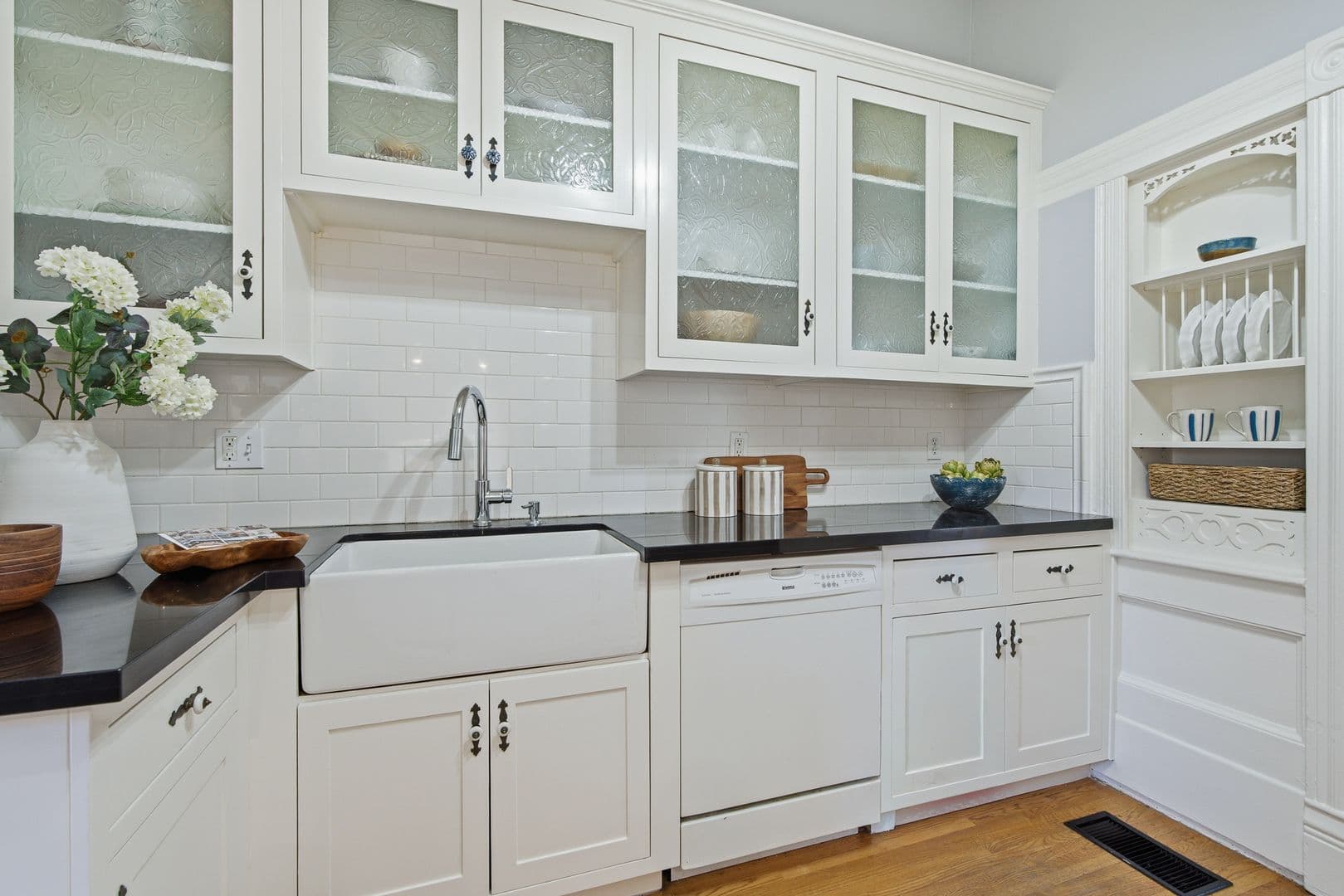 Monrovia Apartment: 703 Primrose Ave
