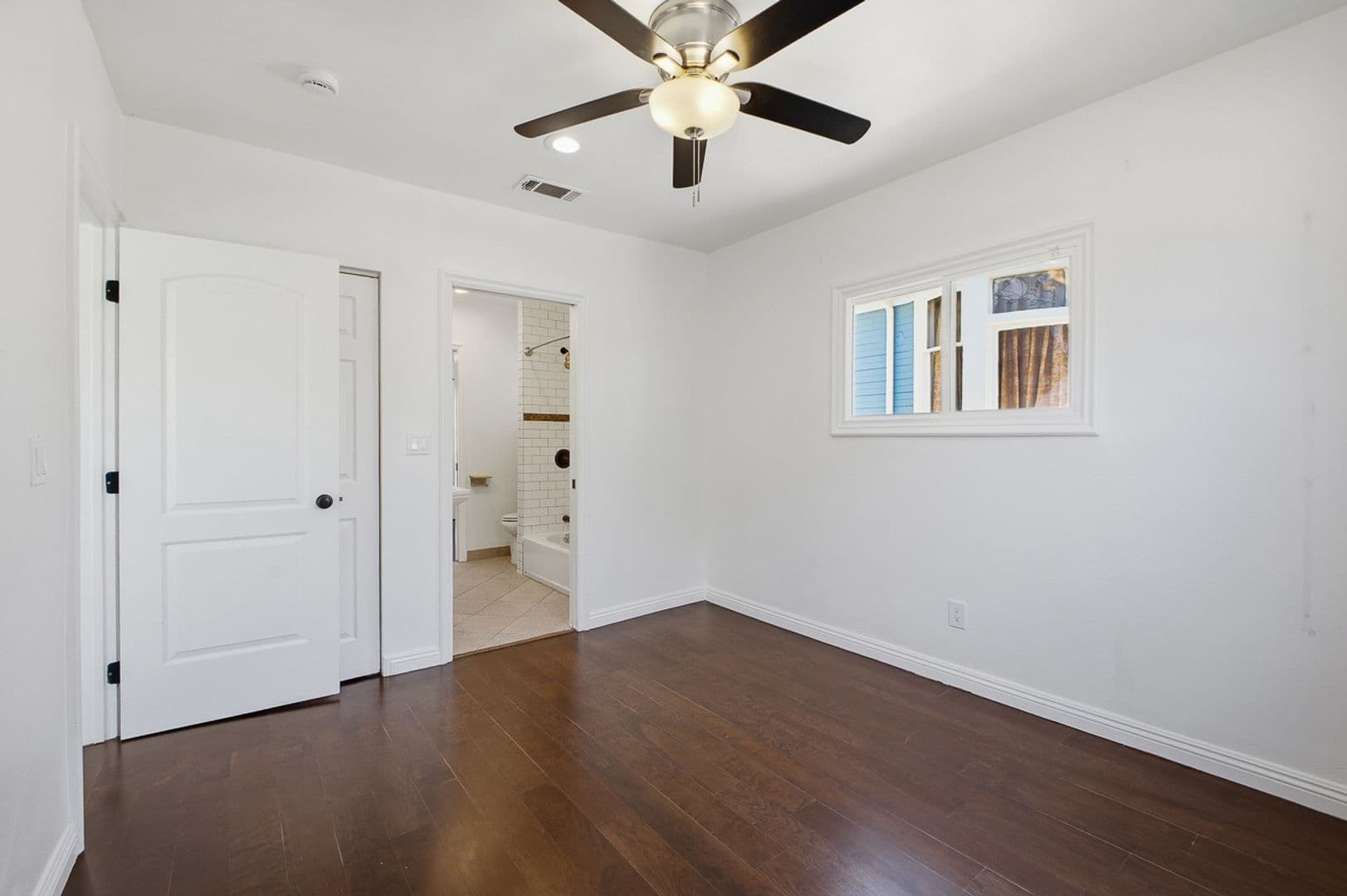 Altadena House: 585 W. Calaveras St
