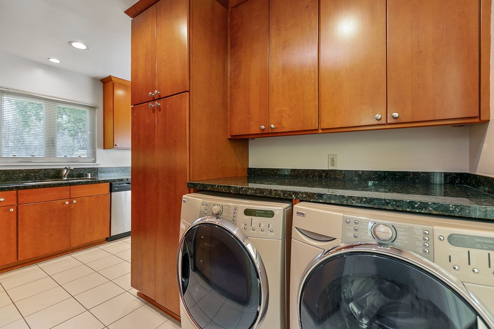 Pasadena House: 1325 Lomay Pl