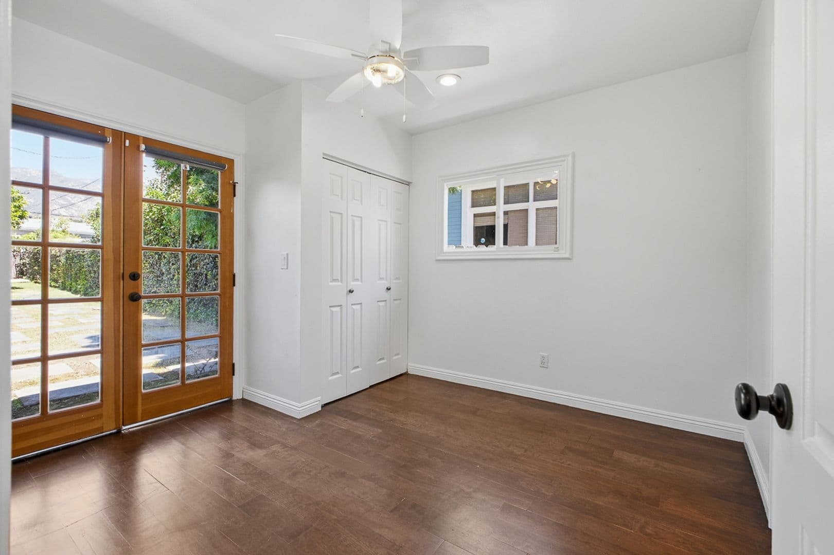 Altadena House: 585 W. Calaveras St