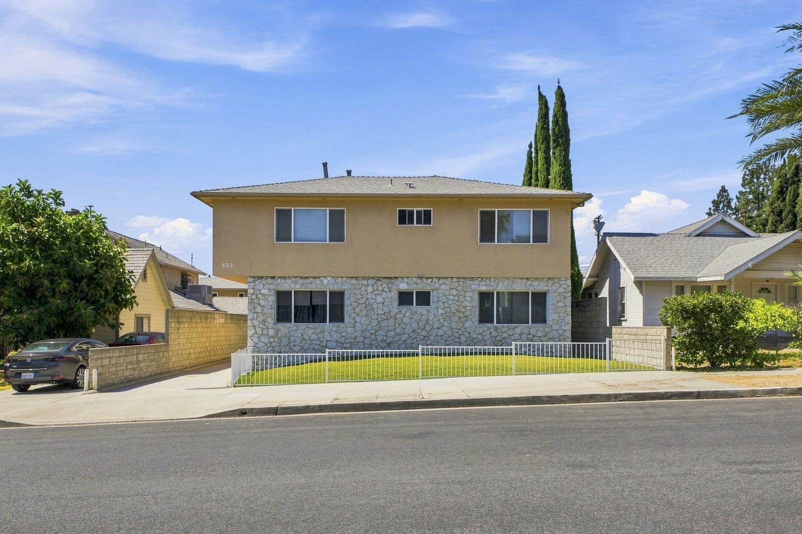 Burbank Apartment: 459 East Palm Ave.
