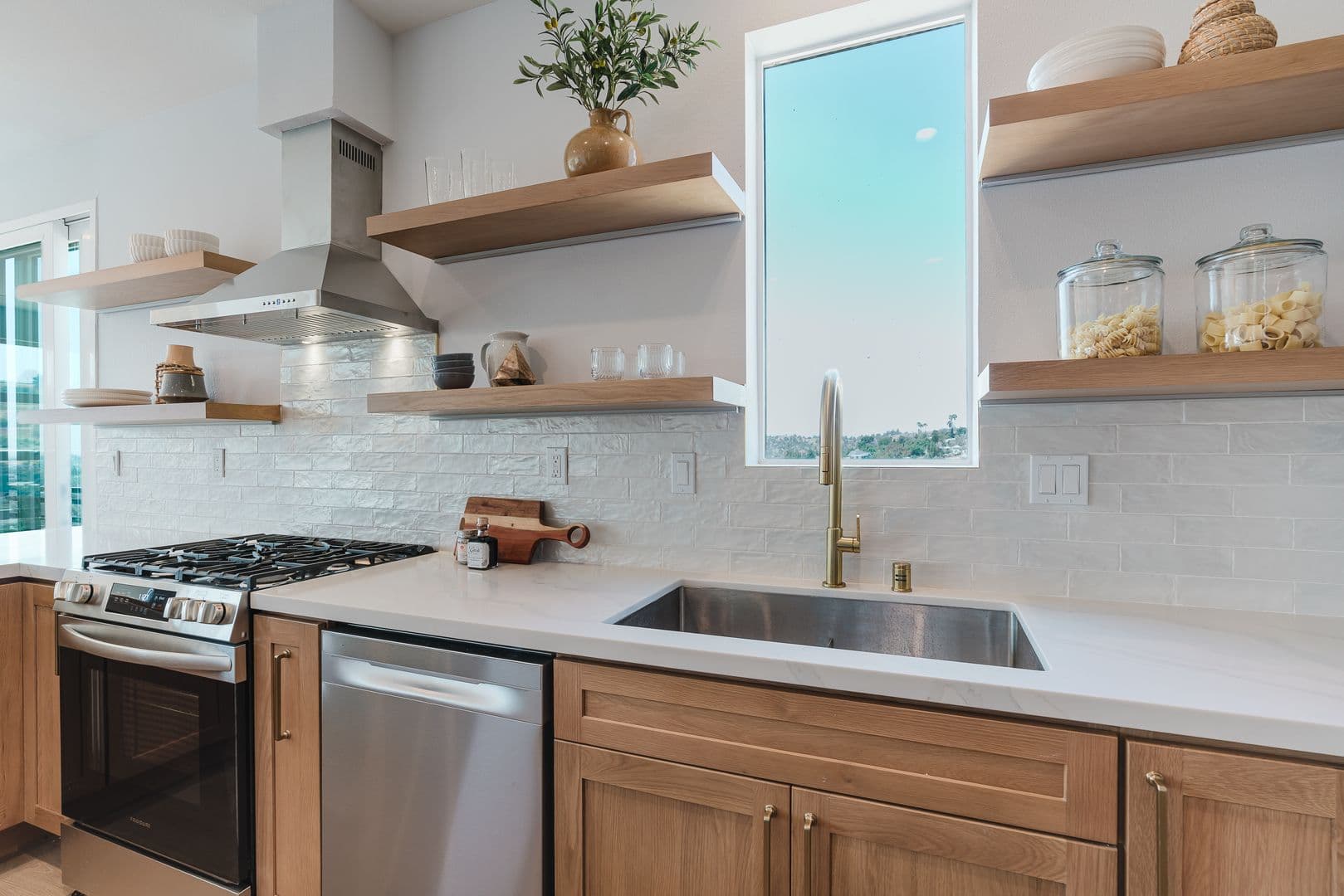 Los Angeles House: 3870 West Point Drive