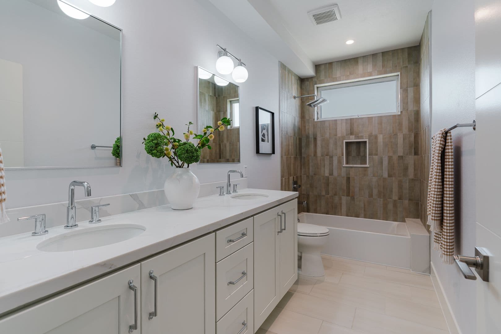 Los Angeles House: 3870 West Point Drive