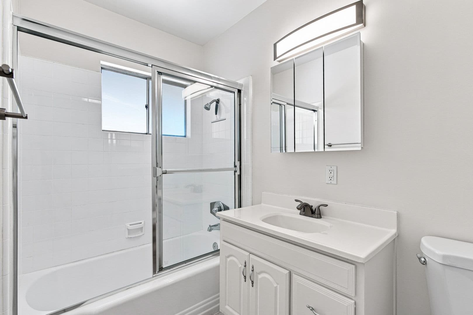 Alhambra Apartment: 312 N Atlantic Blvd