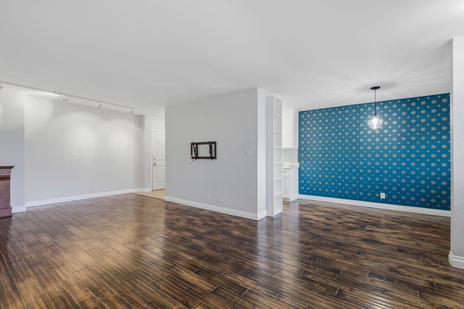 Pasadena Condo: 2444 E. Del Mar Blvd
