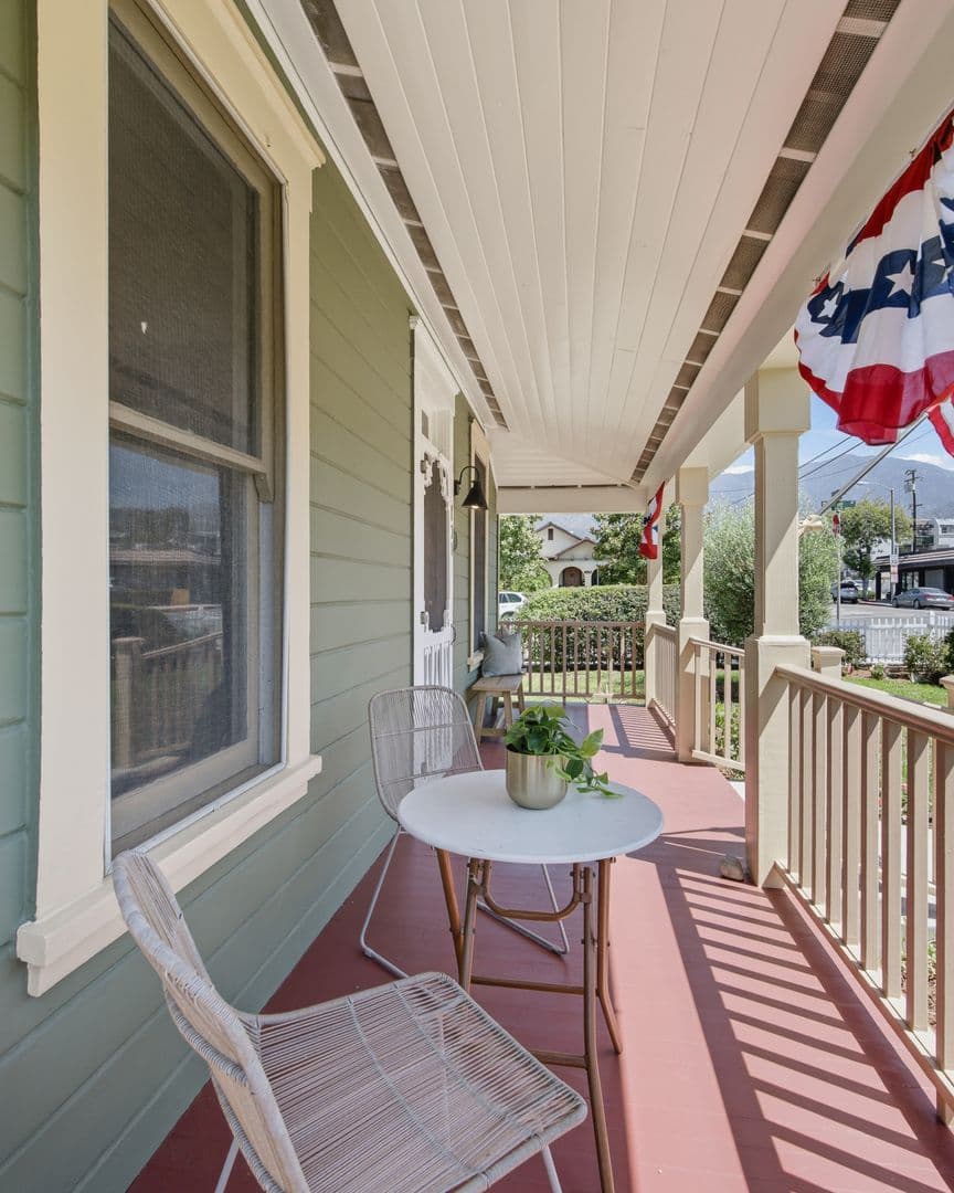 Monrovia Apartment: 703 Primrose Ave