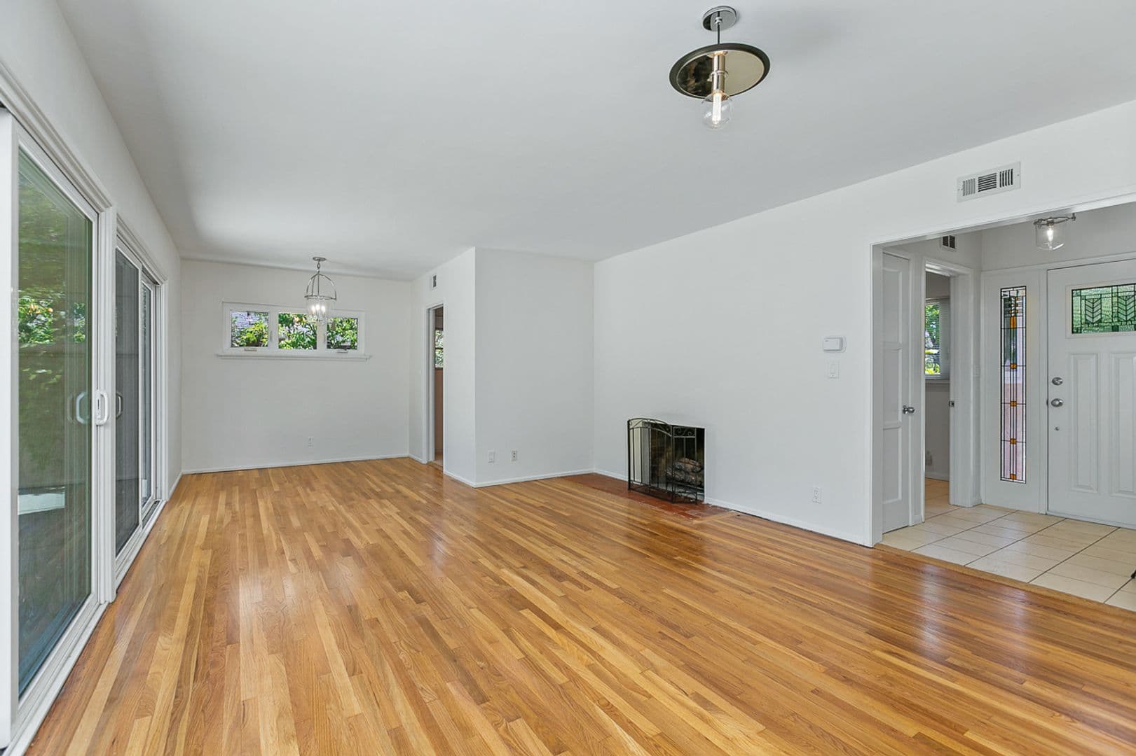 Pasadena House: 1325 Lomay Pl