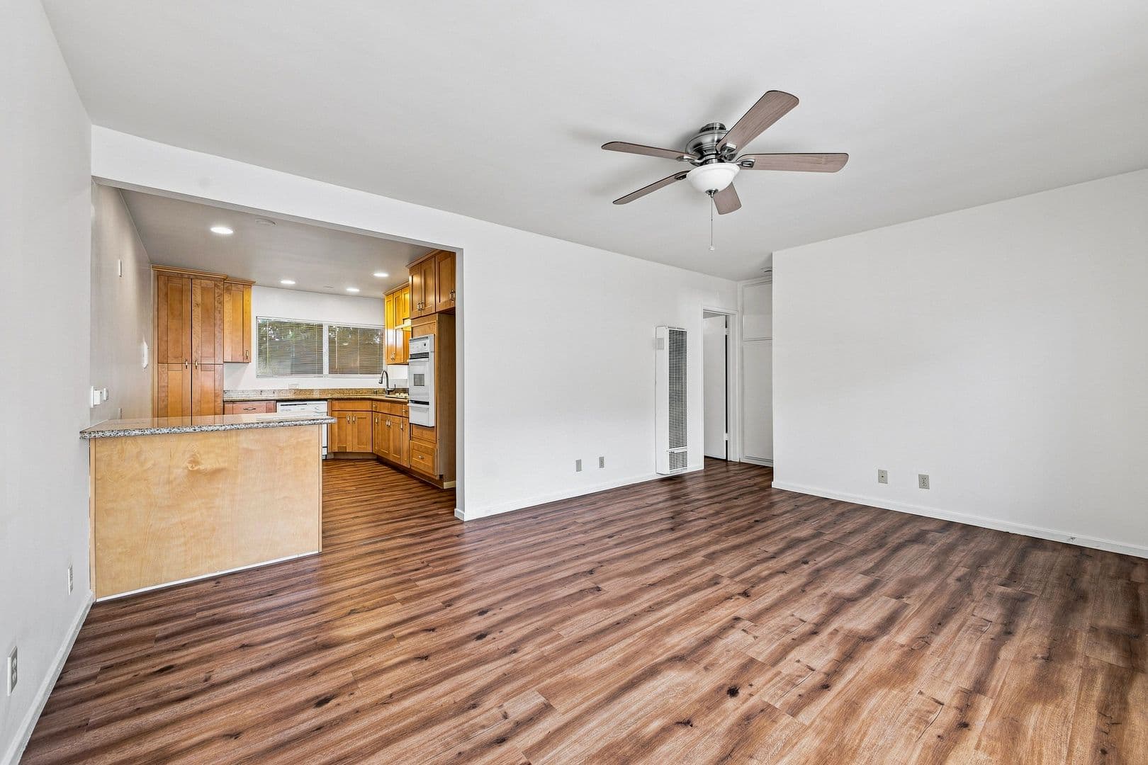 Burbank Apartment: 459 East Palm Ave.