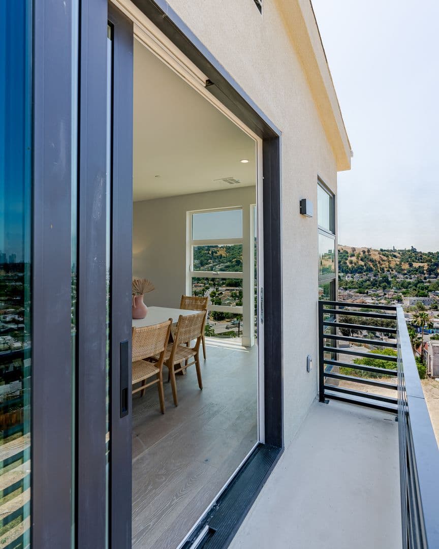 Los Angeles House: 3870 West Point Drive