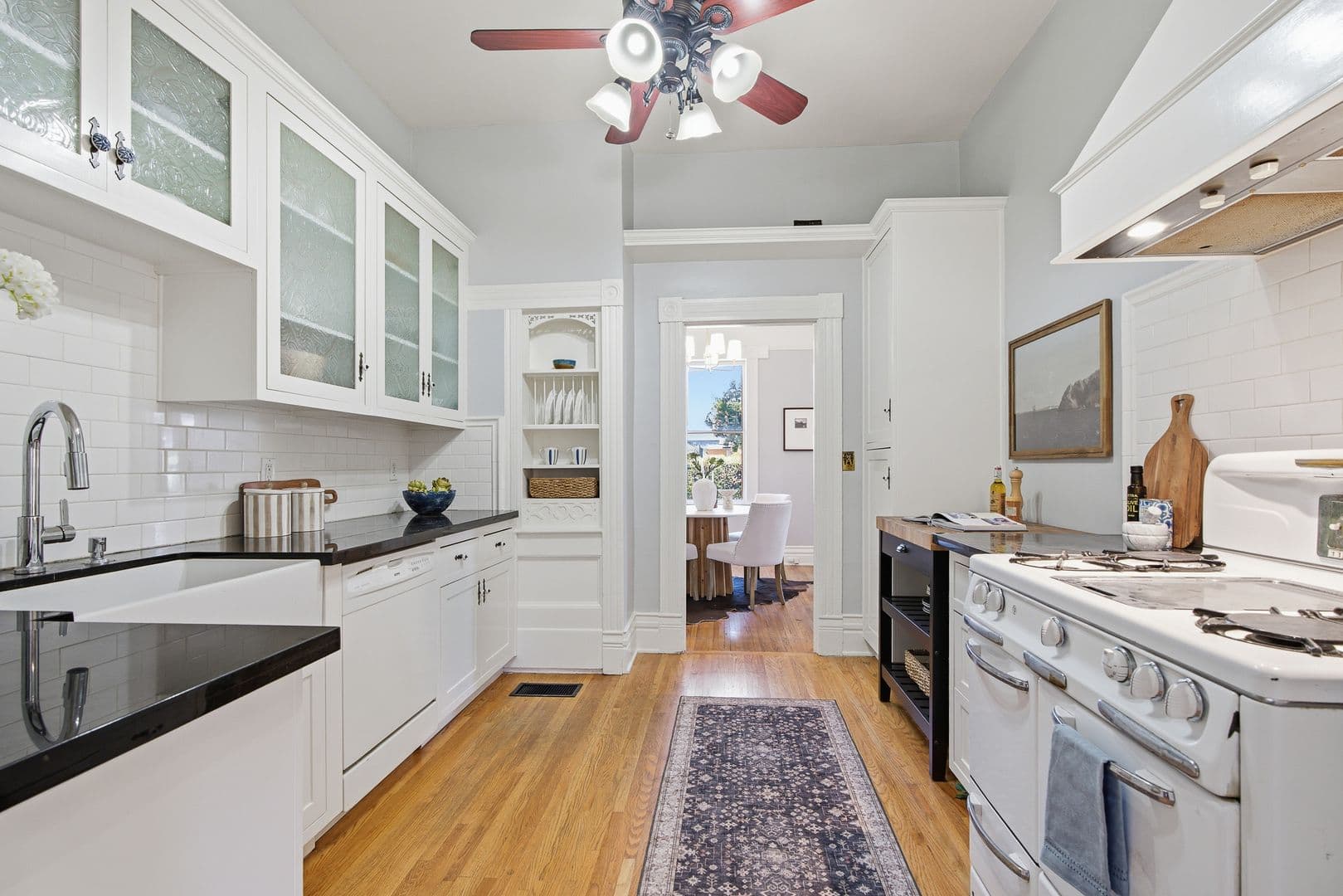 Monrovia Apartment: 703 Primrose Ave