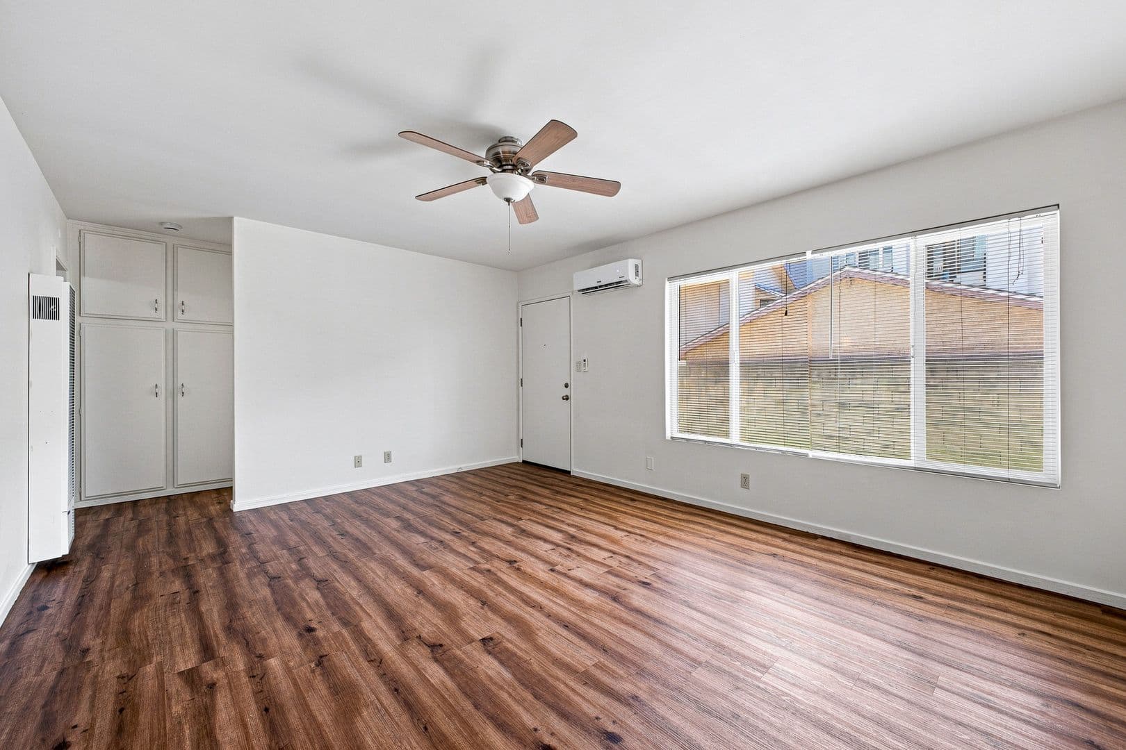 Burbank Apartment: 459 East Palm Ave.