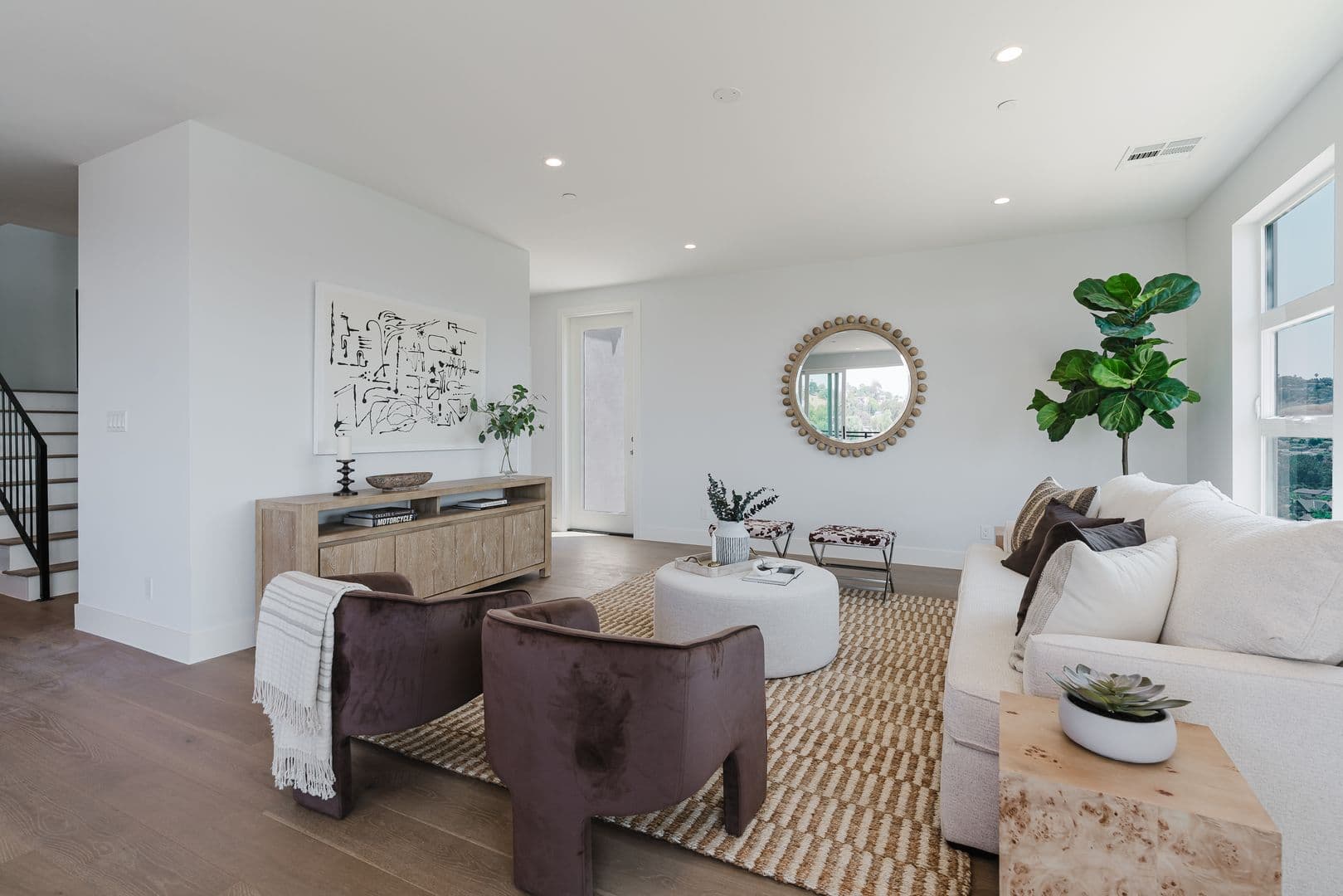 Los Angeles House: 3870 West Point Drive