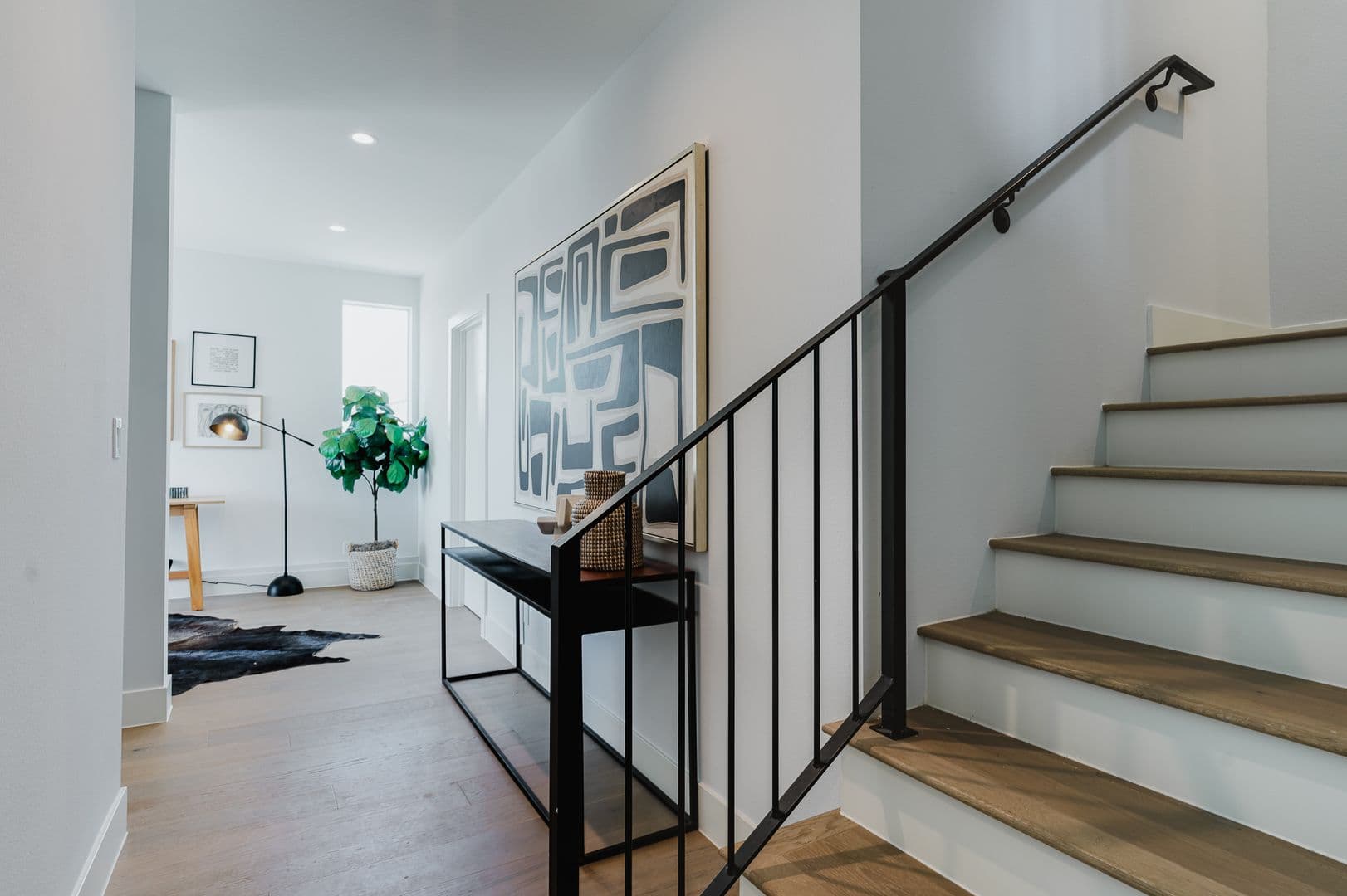 Los Angeles House: 3870 West Point Drive
