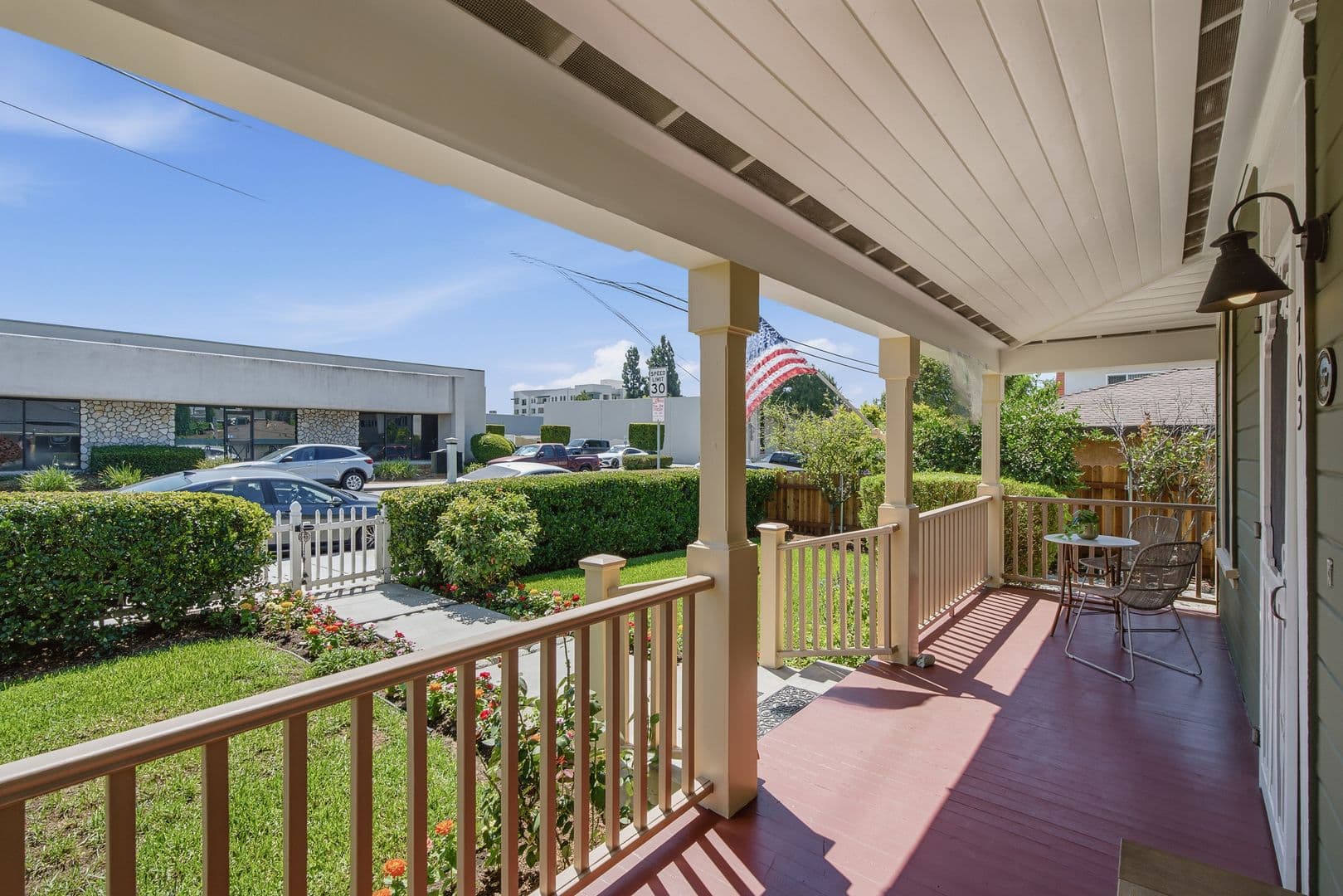 Monrovia Apartment: 703 Primrose Ave