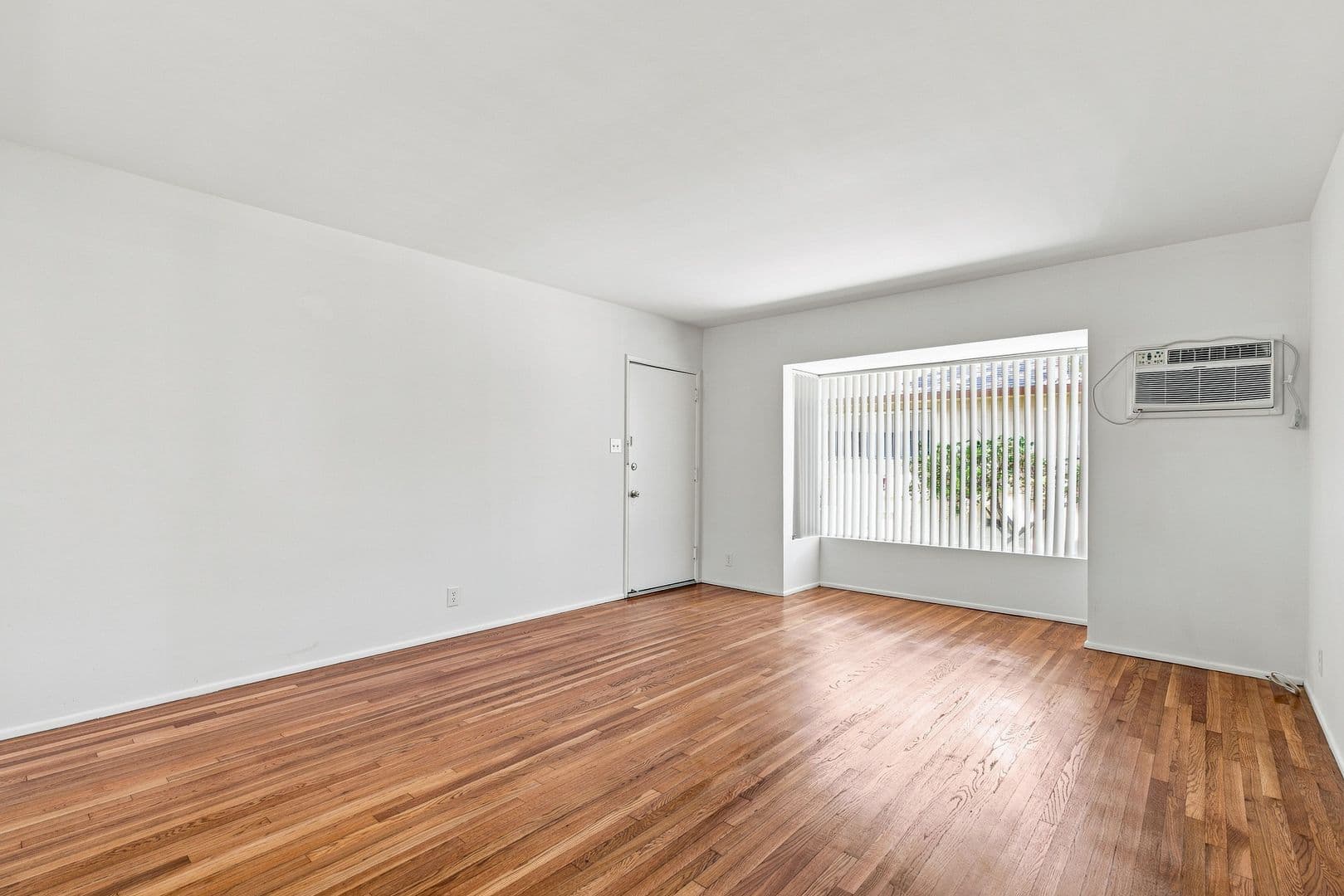Alhambra Apartment: 312 N Atlantic Blvd