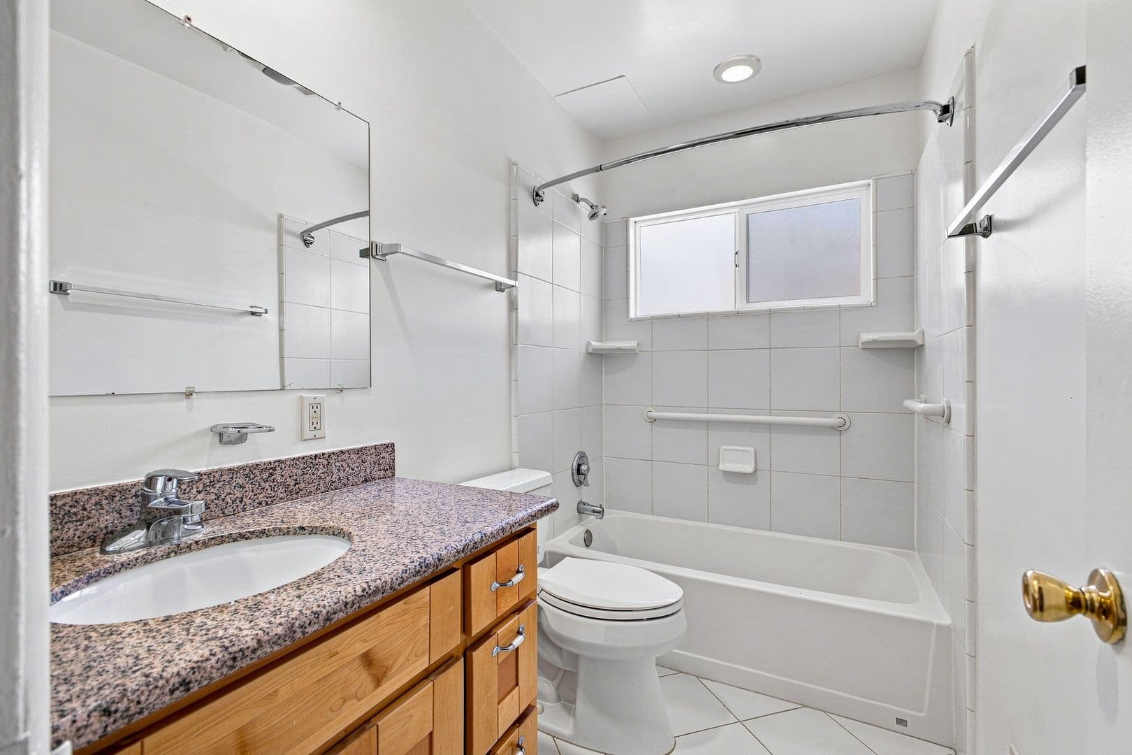Burbank Apartment: 459 East Palm Ave.