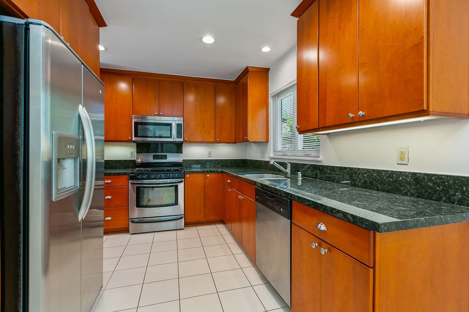 Pasadena House: 1325 Lomay Pl