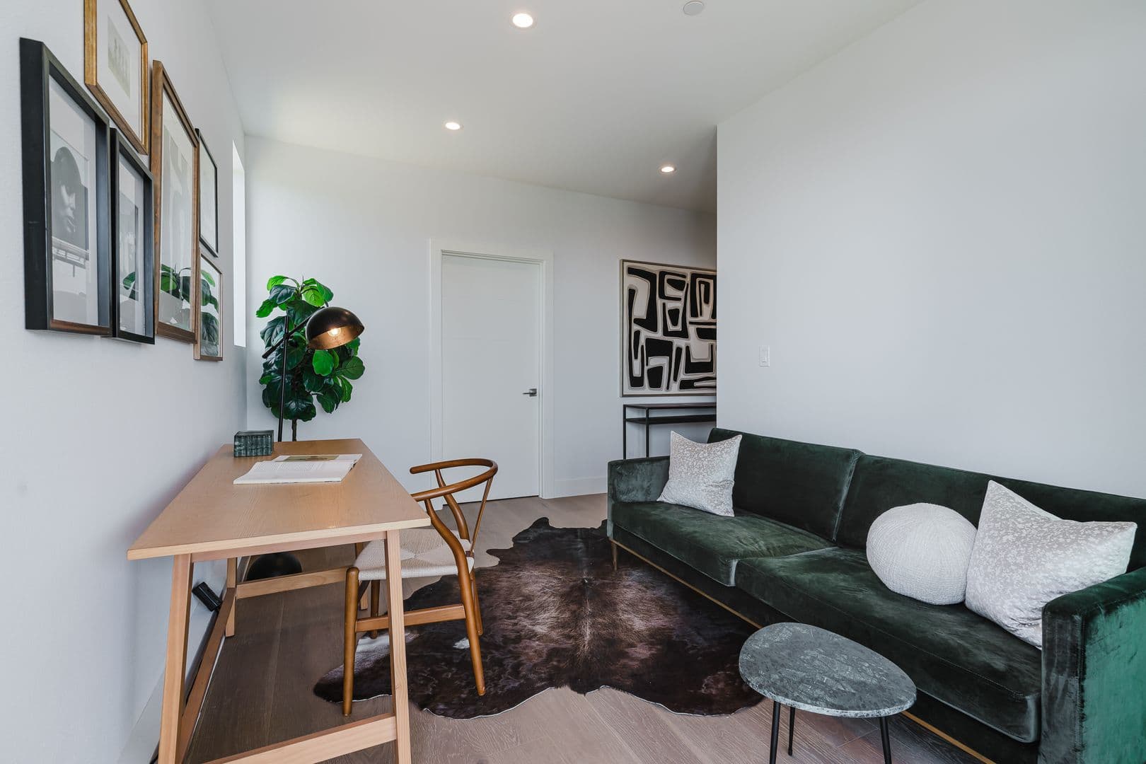 Los Angeles House: 3870 West Point Drive