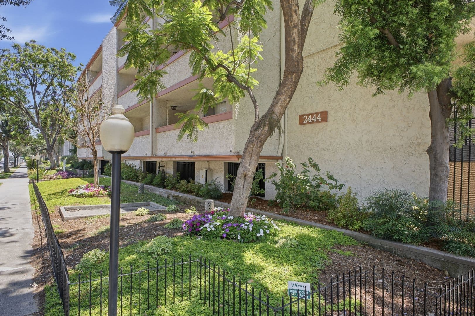 Pasadena Condo: 2444 E. Del Mar Blvd